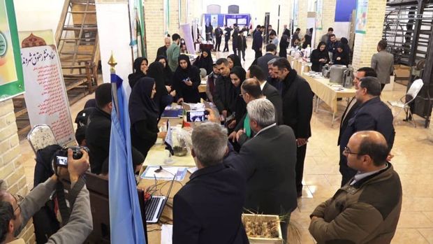 آغاز بکار بیستمین نمایشگاه دستاوردهای پژوهش و فن‌بازار در زنجان