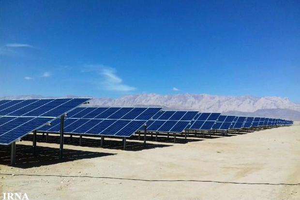 نیروگاه خورشیدی آراد  سیرجان به بهره برداری رسید