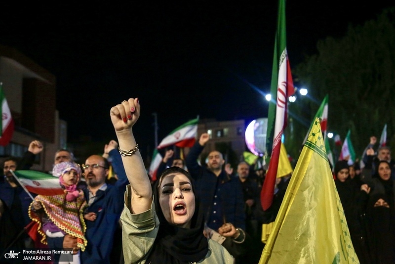 پنجاهمین شب اجتماع پر شور مردم در میدان نماز