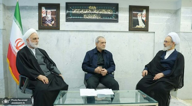 فراهم ساختن تمهیدات لازم جهت تشکیل مجلس خبرگان رهبری و انتخاب رهبر آینده کشور / چهارمین جلسه شورای موقت رهبری به ریاست پزشکیان تشکیل شد