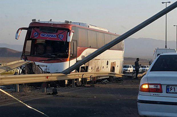 حادثه اتوبوس در آزادراه قم - تهران مصدوم بدحال به همراه نداشت