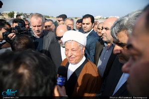 بازدیدهای آیت‌الله هاشمی رفسنجانی از پروژه‌های نفت و پتروشیمی در جزیره خارک