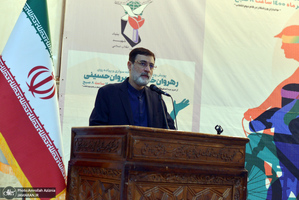 تجدید میثاق جمعی از خانواده های معظم شهدا، جانبازان، ایثار گران و رئیس و کارکنان بنیاد شهید با آرمان های حضرت امام(س)