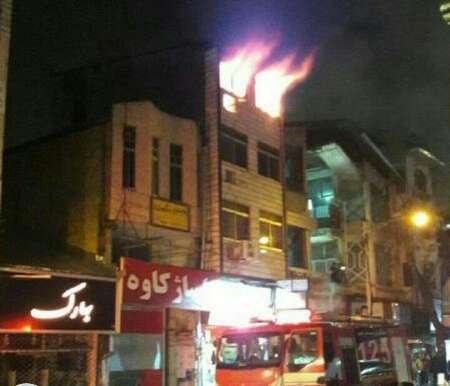 آتش سوزی انبار داروخانه در قائمشهر