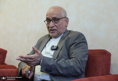 حسین مرعشی: کمر کشور دارد می‌شکند/ حاکمیت این شرایط را درک کند و کشور را از حالت انتظار به حالت با ثبات منتقل کند/ رئیس‌جمهور برای رفع فیلترینگ ایستادگی کند؛ رفع فیلترینگ از خواسته‌های حداقلی مردم است