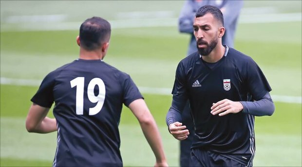 روزبه چشمی به بازی با تراکتور می رسد