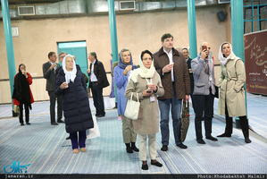 بازدید گردشگران آلمانی و اتریشی از بیت امام خمینی (س) در جماران 