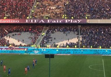 اعتراض منشا به وقت کشی هواداران این تیم/ درگیری هواداران سرخابی

