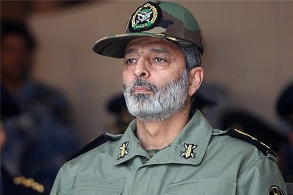 سرلشکر موسوی از گروه پدافند هوایی شیراز بازدید کرد