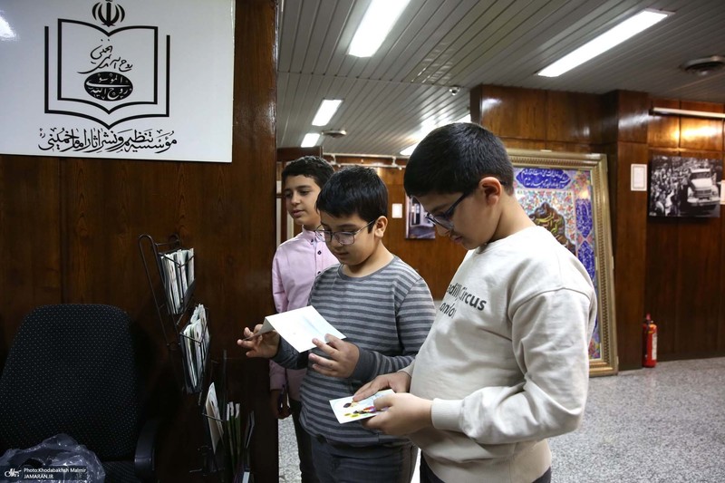 بازدید جمعی از دانش آموزان و توریست ها از جماران