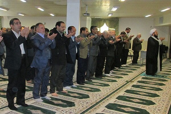 نماز جماعت مساجد همدان با رعایت مسائل بهداشتی برقرار است