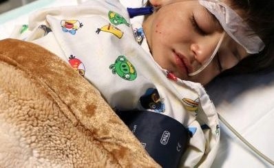 ضرب و شتم کودک 2 ساله توسط ناپدری  کاهش سطح هوشیاری و وخامت حال کودک+عکس