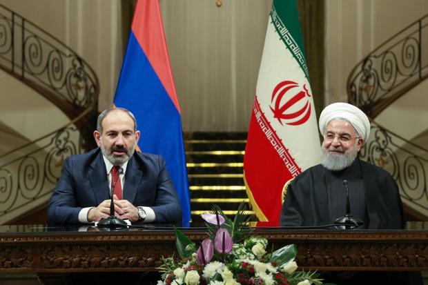 رئیس‌جمهور: می‌خواهیم روابط تهران – ایروان را در همه عرصه‌ها گسترش دهیم/ همکاری دو کشور در صنعت ای سی تی توسعه می‌یابد/ ایران آماده ارسال گاز بیشتر به ارمنستان است
