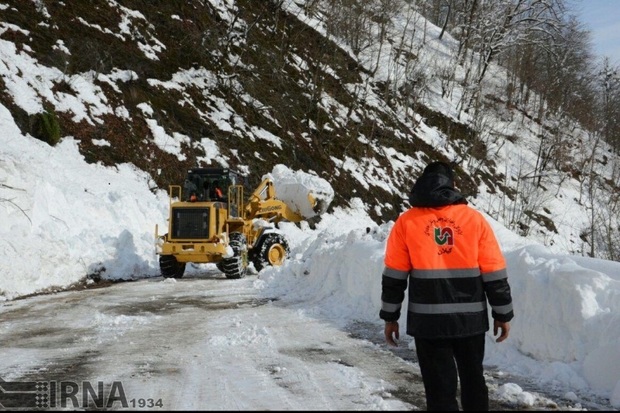 تیم های راهداری استان تهران در مناطق برف گیر مستقر شدند