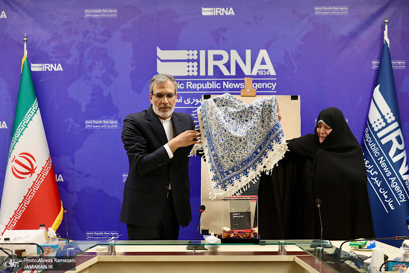 مراسم رونمایی کتاب اسرائیل آن شر مطلق