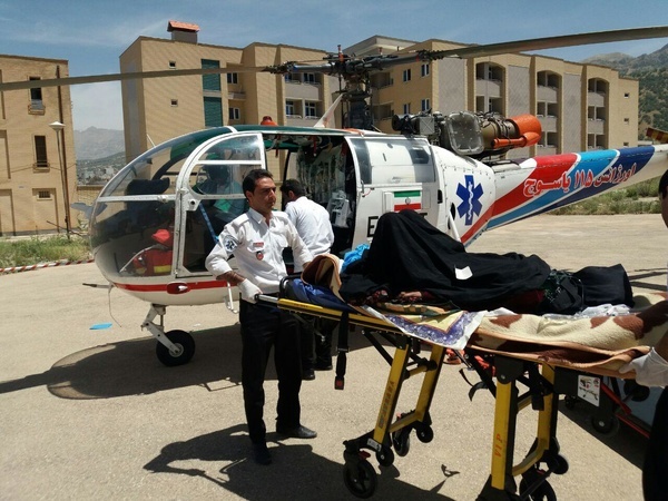 نجات راننده مصدوم حادثه جاده مارگون توسط بالگرد هوایی اورژانس‌یاسوج