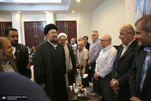 دیدار جمعی از نمایندگان پیروان ادیان الهی با سید حسن خمینی