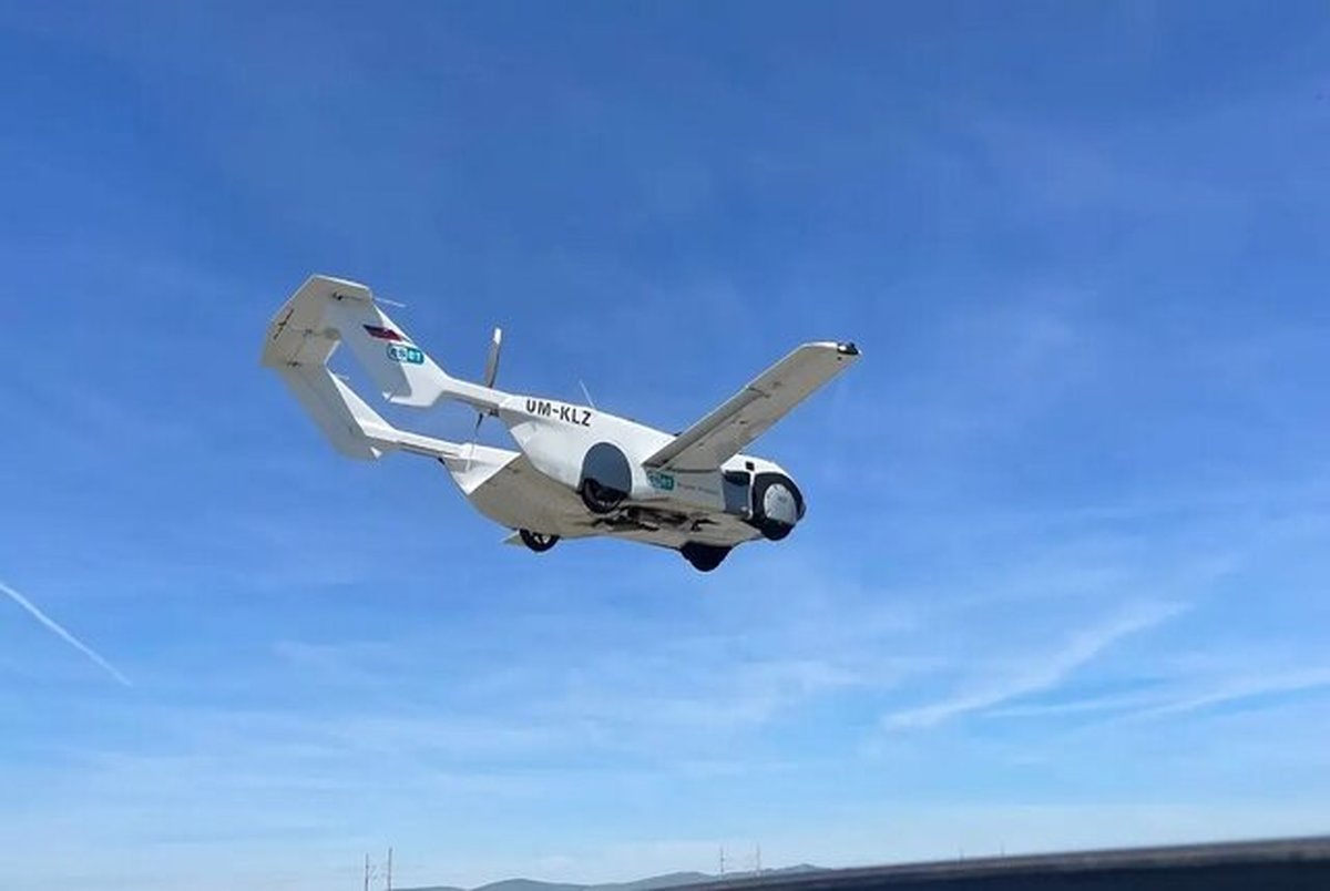 اولین پرواز مسافربری خودروی پرنده در جهان