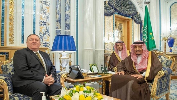 دیدار وزیر خارجه آمریکا با پادشاه عربستان سعودی+عکس