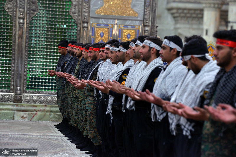 اجرای گروه سرود تیپ سوم امام حسین (ع) یگان ویژه فراجا در حرم مطهر امام خمینی(س)