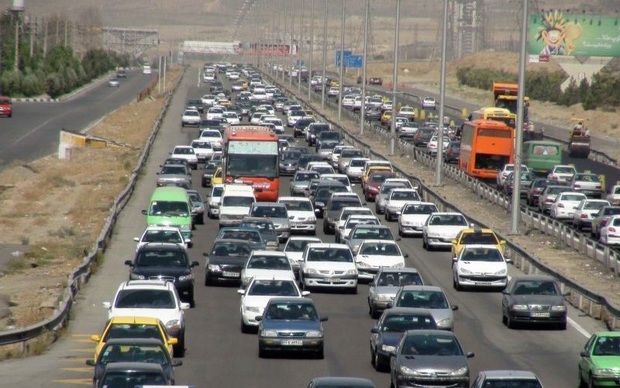 تردد خودروها در محور تهران به ساوه پرحجم  و روان است