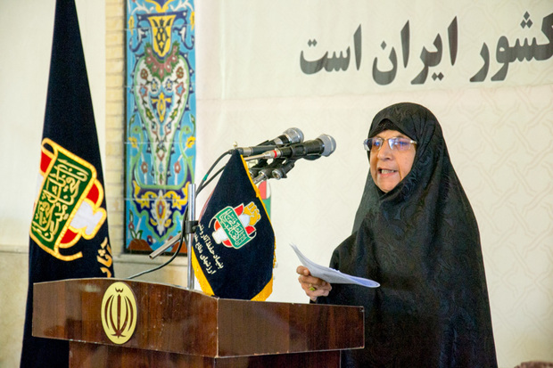 همسر شهید: ملت ایران در گام اول انقلاب دشمن را متوقف کرد