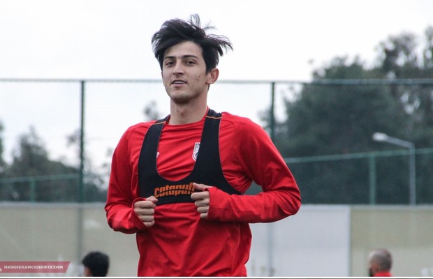 حضور سردار آزمون در خانه والیبال 