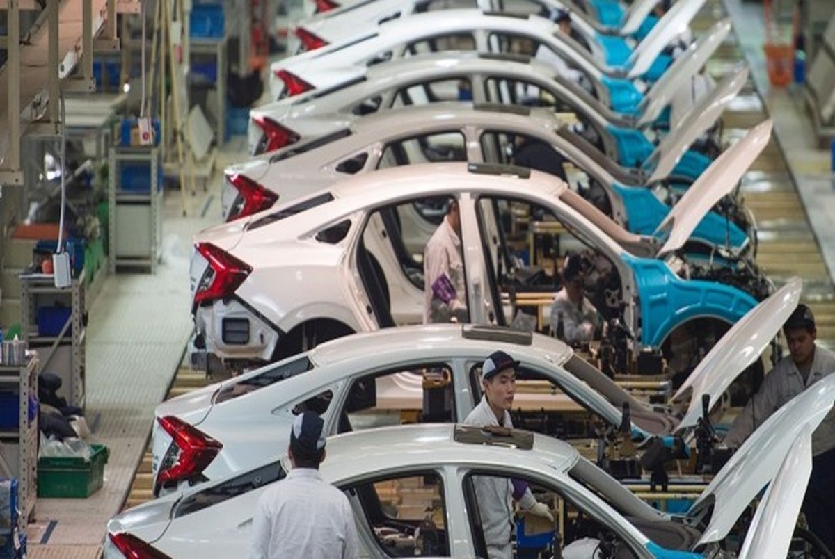 رشد چشمگیر قیمت خودرو در دوران رکود / رانا ۱۱۰ میلیونی شد