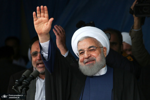 رئیس جمهور در جمع پرشور مردم در استادیوم تختی گنبد کاووس