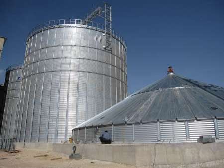 فضای ذخیره سازی برای 300 هزار تن گندم در زنجان آماده شده است