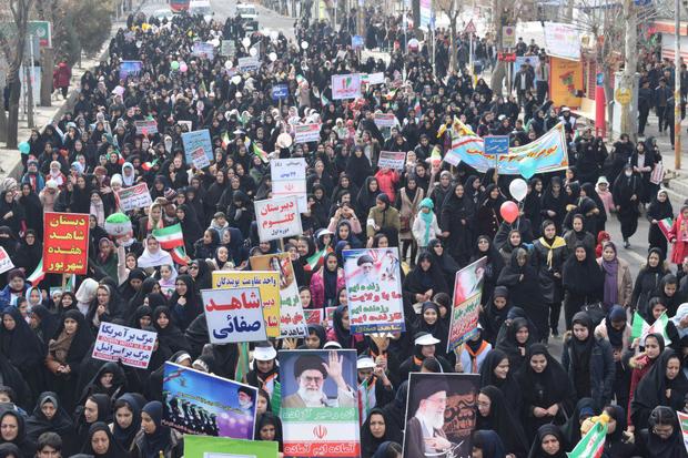 نمایش همبستگی و وفاداری به انقلاب در راهپیمایی 22 بهمن مردم سلماس