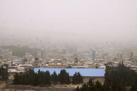 گرد و غبار آسمان زنجان را فرا می گیرد