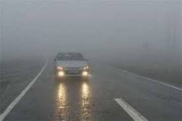جاده های استان تهران لغزنده و مه گرفته است
