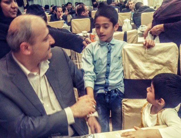 استاندار گلستان روزه خود را با کودکان بهزیستی افطار کرد