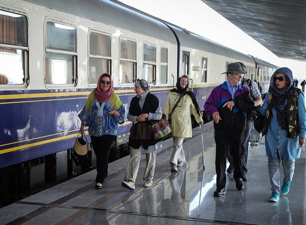 حرکت قطار شیراز به مشهد روزانه خواهد شد