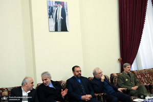 حاشیه های تجدید میثاق رئیس جمهور و اعضای هیأت دولت با آرمان‌های حضرت امام(س)