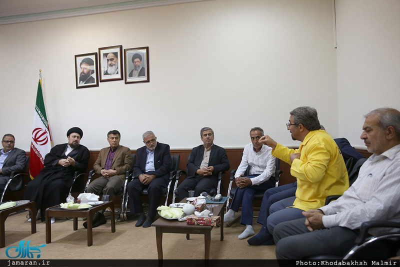 دیدار جمعی از آزادگان با سید حسن خمینی 