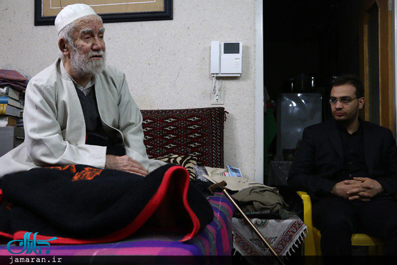 عیادت سید علی خمینی از آیت الله تاکندی و حضور در بیت آیت الله باریک بین(ره)