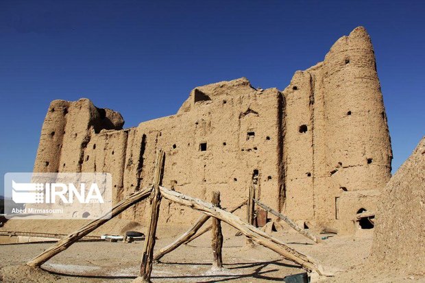 قلعه تاریخی پاچنار توسط شهرداری سمنان احیا می‌شود