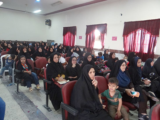 نفرات برتر باشگاههای کتاب خوانی روستای درازی  بوشهر تجلیل شد