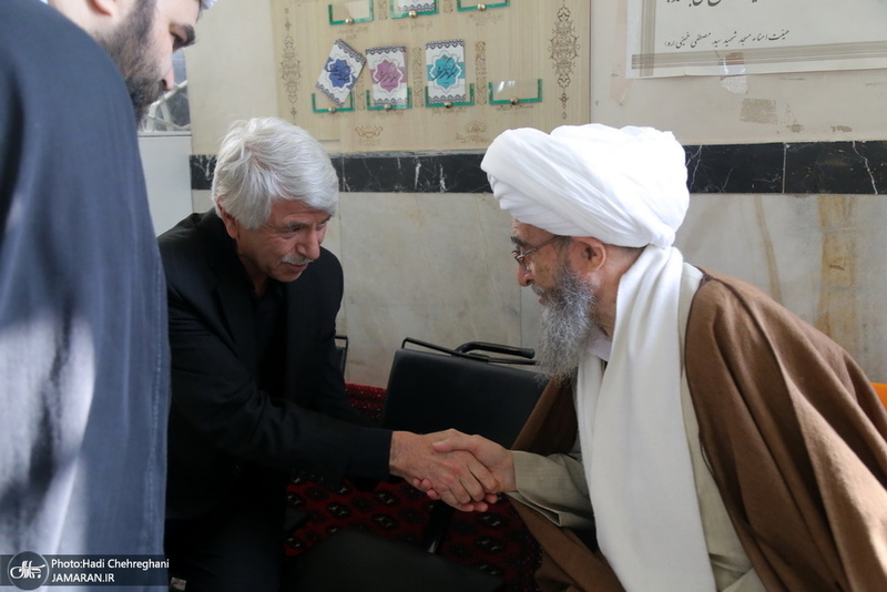 مراسم تشییع و خاکسپاری همشیره مرحوم آیت الله شهاب الدین اشراقی