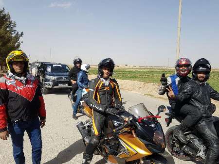 110 موتورسوار و اتومبیلران، ورزشگاه نقش جهان تا گلستان شهدای اصفهان را پیمودند