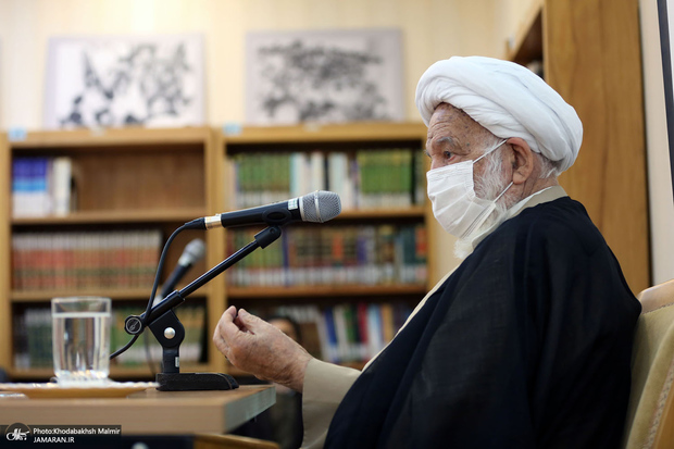 آیت الله مسعودی خمینی: مسئولان ستاد امر به معروف و نهی از منکر حق ندارند، دستور اخراج زنان بدحجاب را بدهند