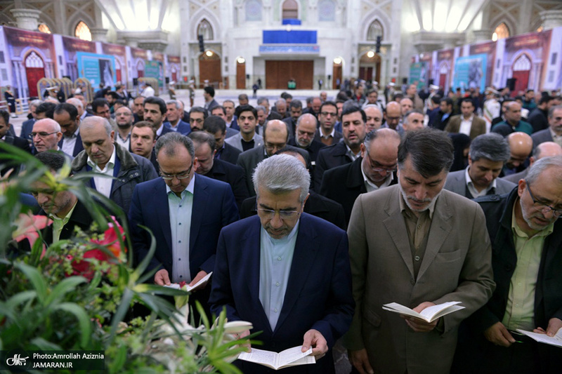 تجدید میثاق وزیر و کارکنان وزارت نیرو با آرمان های امام خمینی(س)