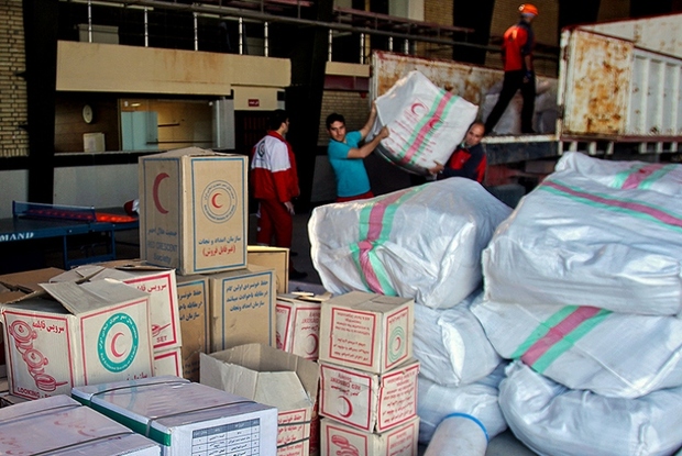فاروجی ها 1.1 میلیارد ریال به سیلزدگان کمک کردند