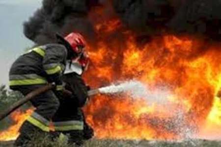 400 عدل پنبه و یک دستگاه کامیون در شرکت پویاریس ابهر طعمه آتش شد