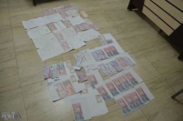 کشف ۶۵ فقره چک جعلی و دستگیری جاعل حرفه ای در لاهیجان