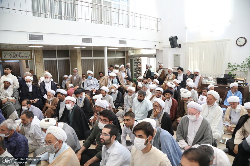 مراسم عمامه گذاری طلاب توسط آیت‌الله العظمی نوری همدانی و آیت الله فاضل لنکرانی در روز عید غدیر