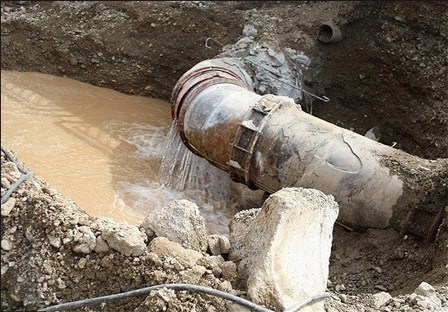 اصلاح و توسعه سه کیلومتر شبکه توزیع آب در شهر ایوان انجام شد