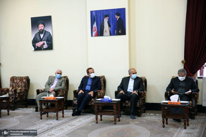 کنفرانس بین‌المللی گفتمان سیاسی از دیدگاه امام خمینی؛ نظام بین الملل و مسایل جهان اسلام / ظریف سید حسن خمینی